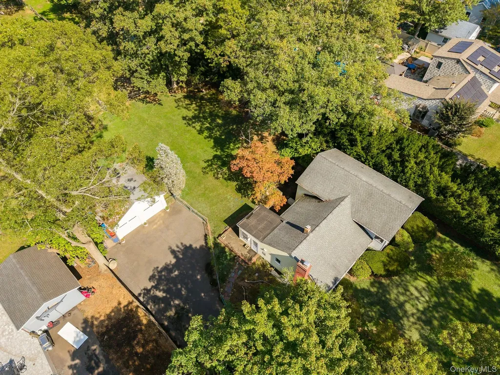 83 Sunrise Lane Smithtown NY 11787