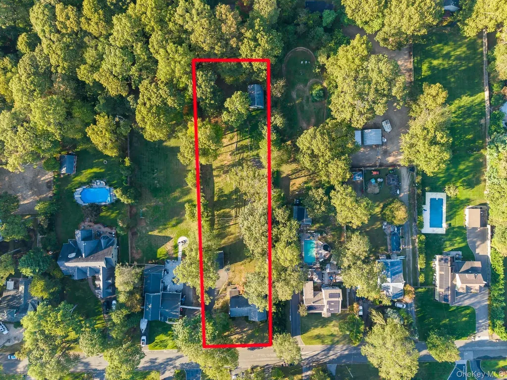 83 Sunrise Lane Smithtown NY 11787