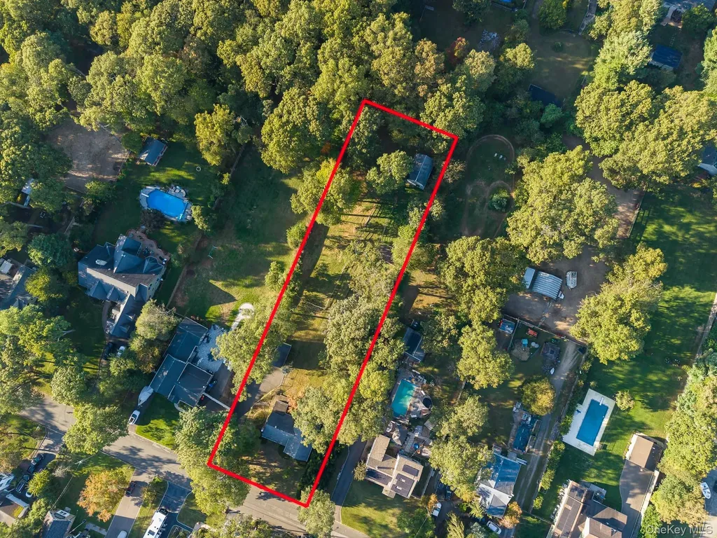 83 Sunrise Lane Smithtown NY 11787