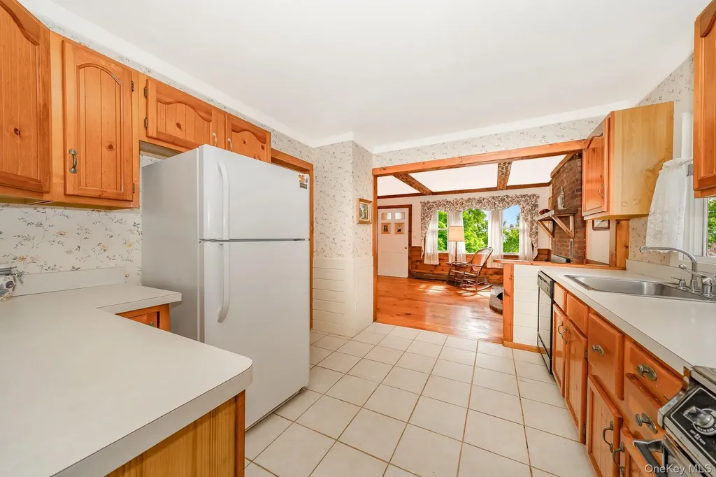 83 Sunrise Lane Smithtown NY 11787