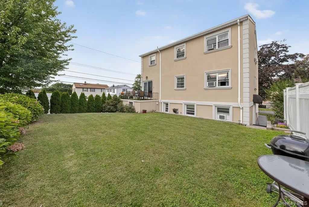 20 Ashford Place Yonkers NY 10701