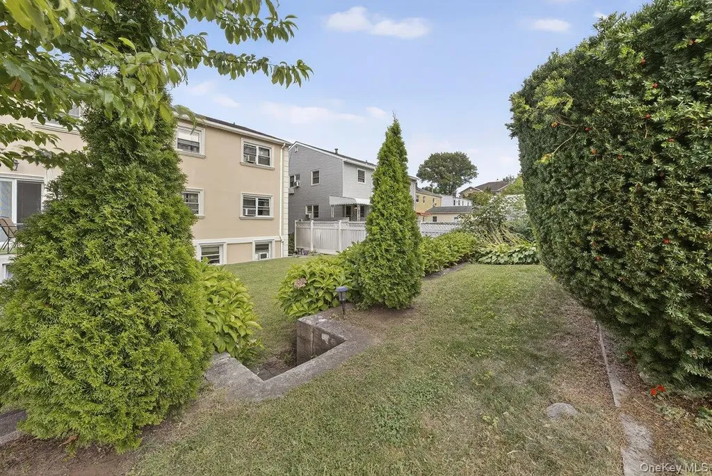 20 Ashford Place Yonkers NY 10701