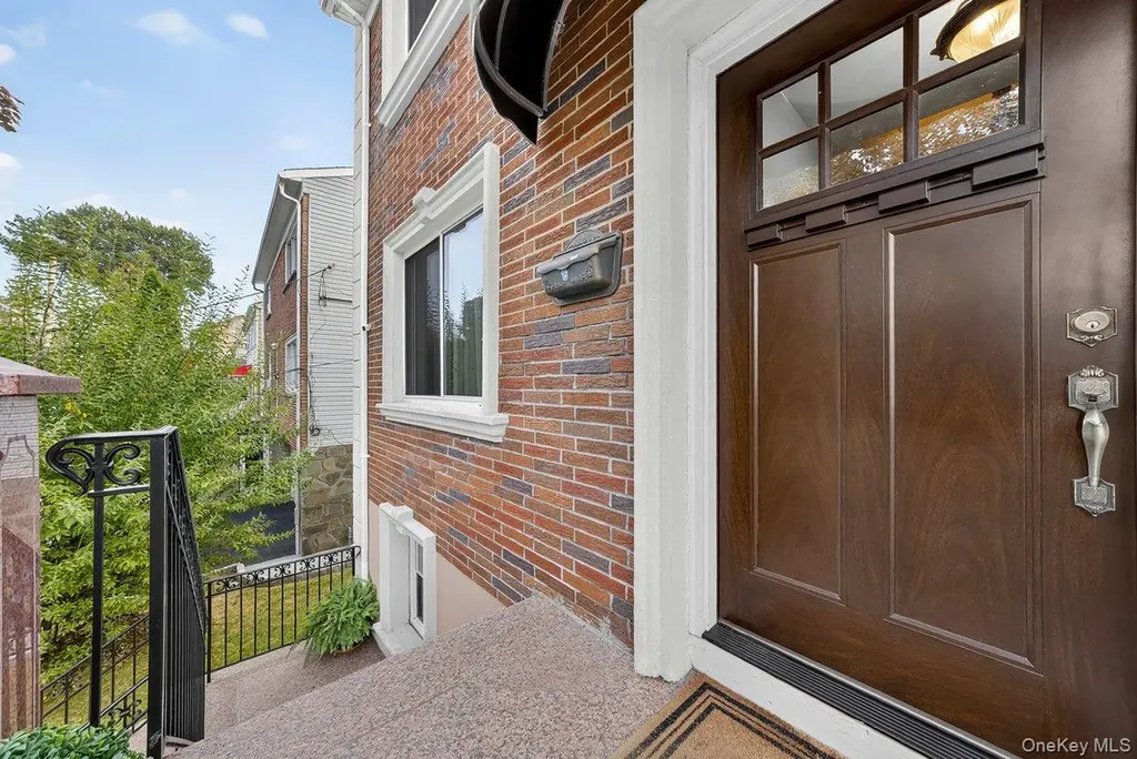 20 Ashford Place Yonkers NY 10701