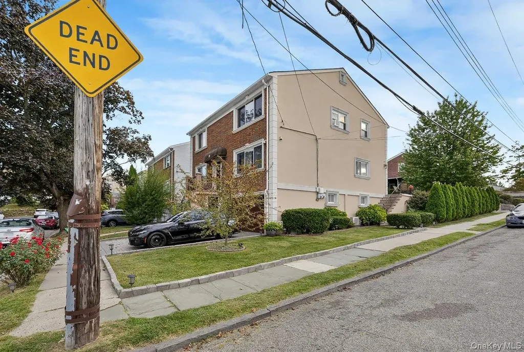 20 Ashford Place Yonkers NY 10701