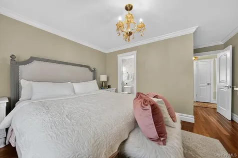20 Ashford Place Yonkers NY 10701