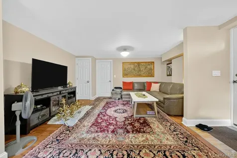 20 Ashford Place Yonkers NY 10701