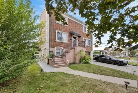20 Ashford Place Yonkers NY 10701