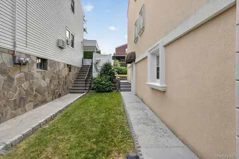20 Ashford Place Yonkers NY 10701