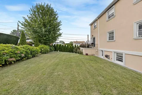 20 Ashford Place Yonkers NY 10701