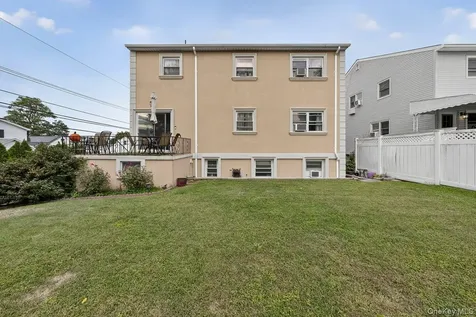 20 Ashford Place Yonkers NY 10701