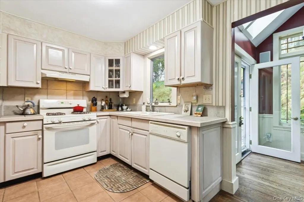 826 Buck Road Stone Ridge NY 12484