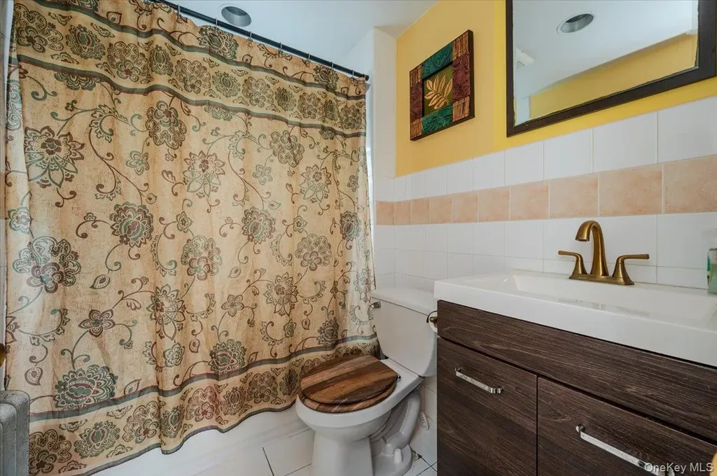 174 Hoffman Avenue Elmont NY 11003