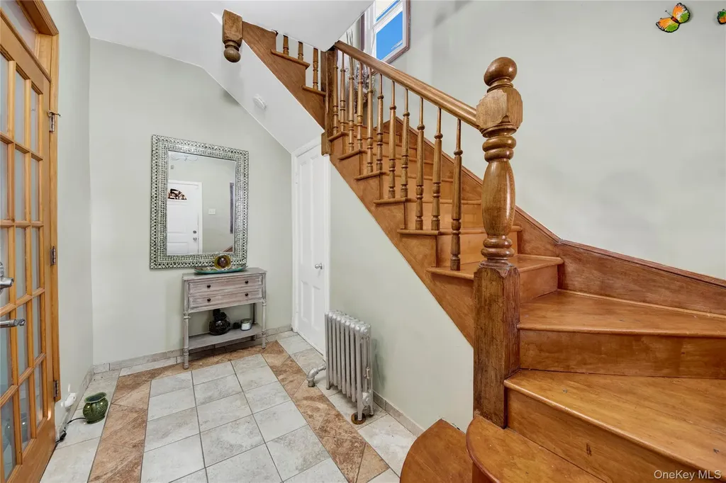 820 S Oak Drive Bronx NY 10467