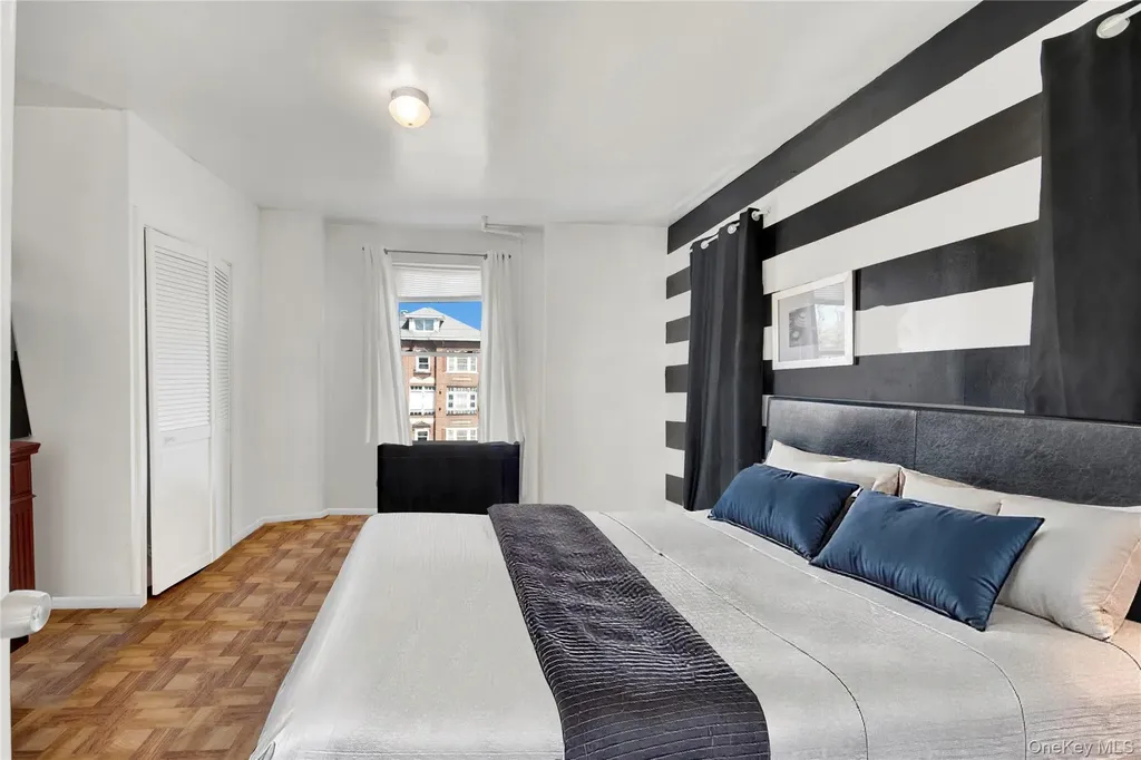 820 S Oak Drive Bronx NY 10467