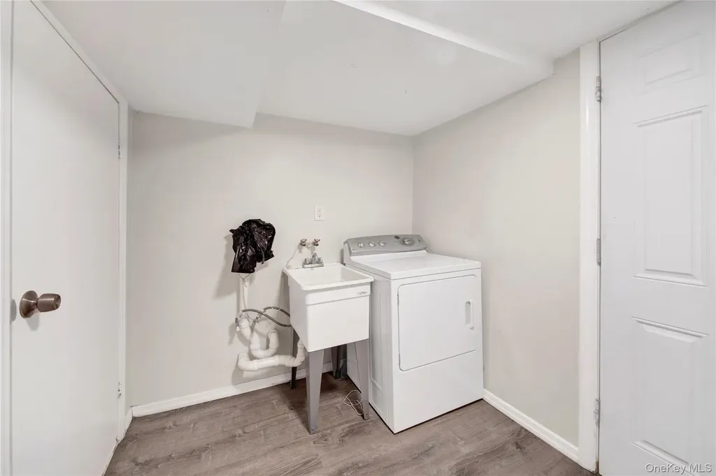 820 S Oak Drive Bronx NY 10467