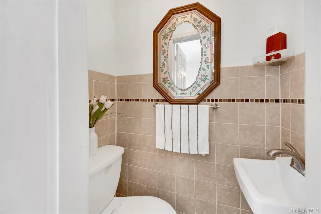 820 S Oak Drive Bronx NY 10467