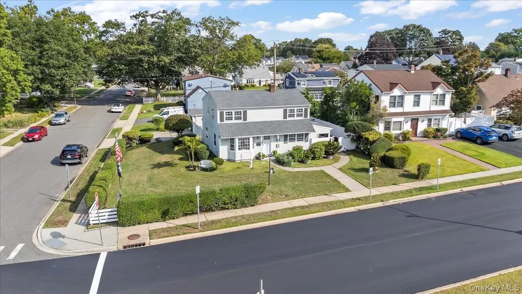 109 Periwinkle Road Levittown NY 11756