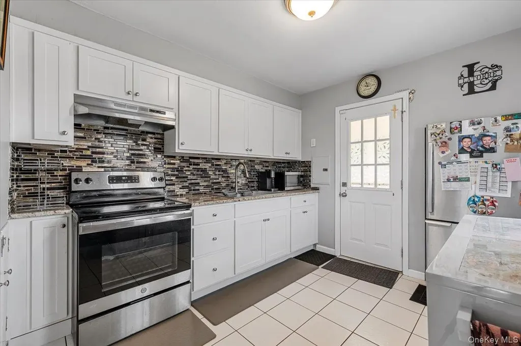 109 Periwinkle Road Levittown NY 11756