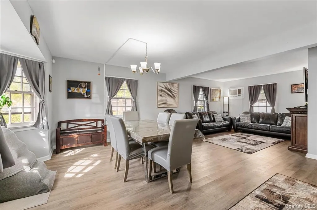 109 Periwinkle Road Levittown NY 11756