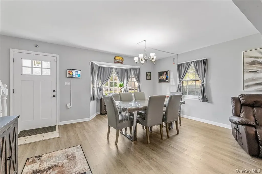 109 Periwinkle Road Levittown NY 11756