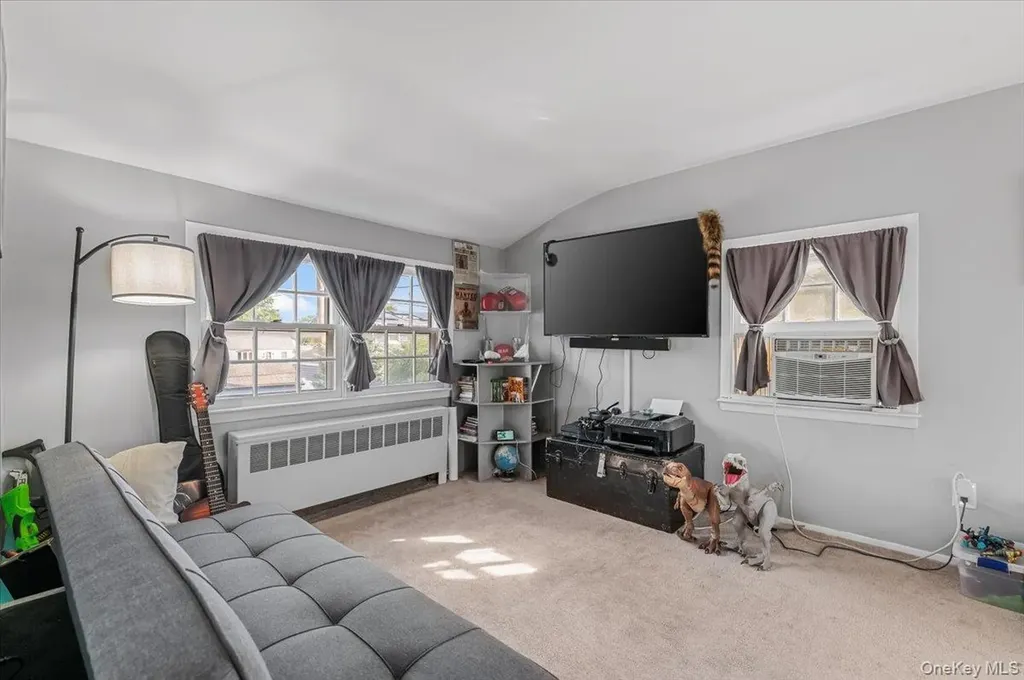 109 Periwinkle Road Levittown NY 11756