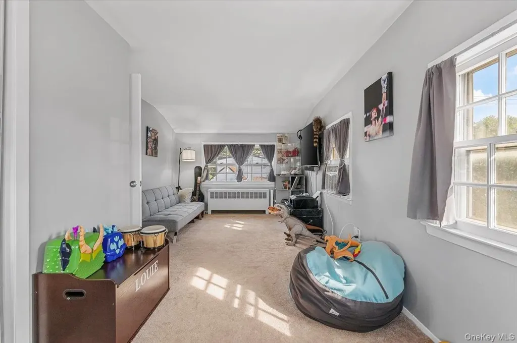 109 Periwinkle Road Levittown NY 11756