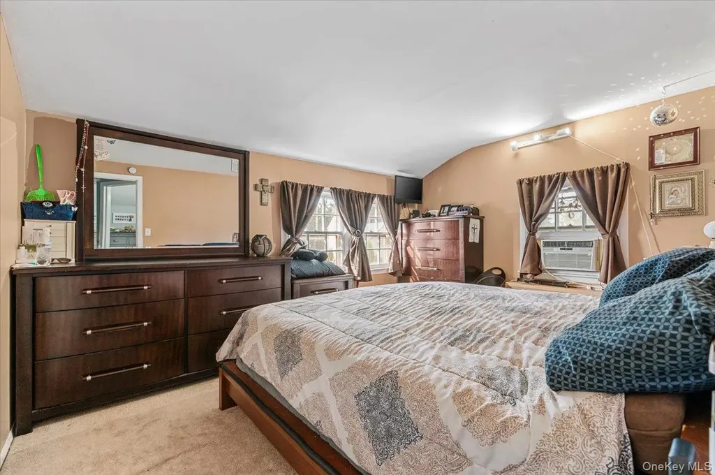 109 Periwinkle Road Levittown NY 11756