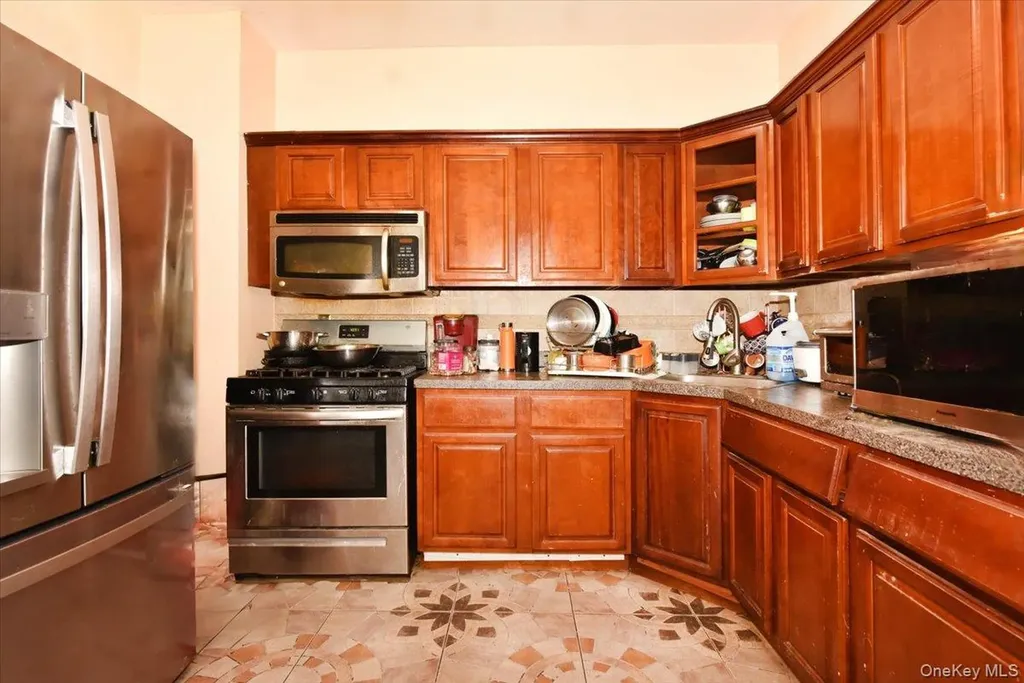 121 Riverdale Avenue Brooklyn NY 11212