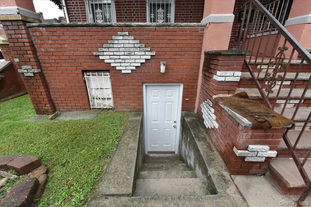 121 Riverdale Avenue Brooklyn NY 11212