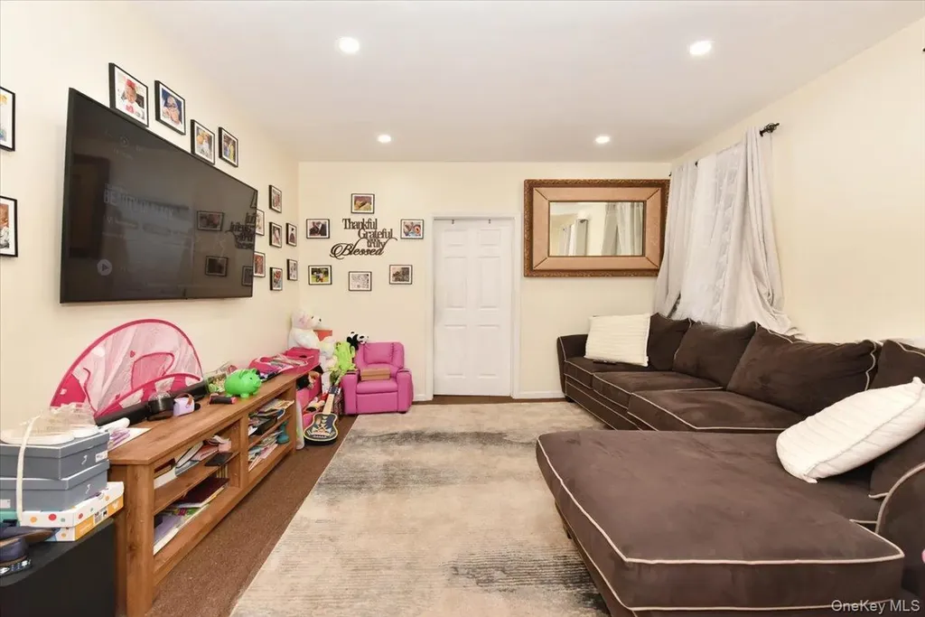 121 Riverdale Avenue Brooklyn NY 11212