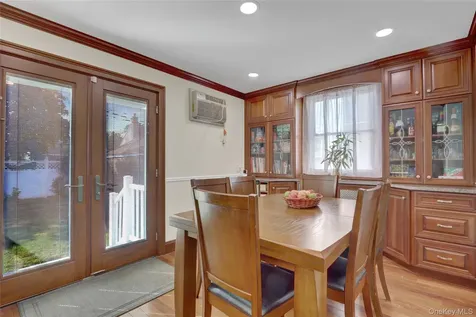 85-16 250th Street Bellerose NY 11426