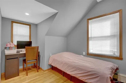 85-16 250th Street Bellerose NY 11426