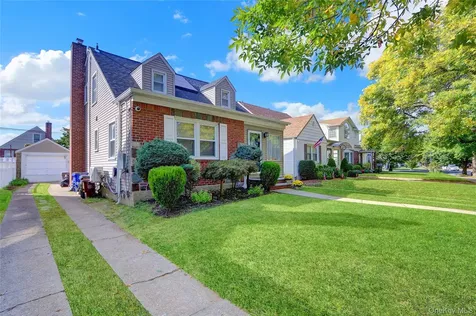 85-16 250th Street Bellerose NY 11426