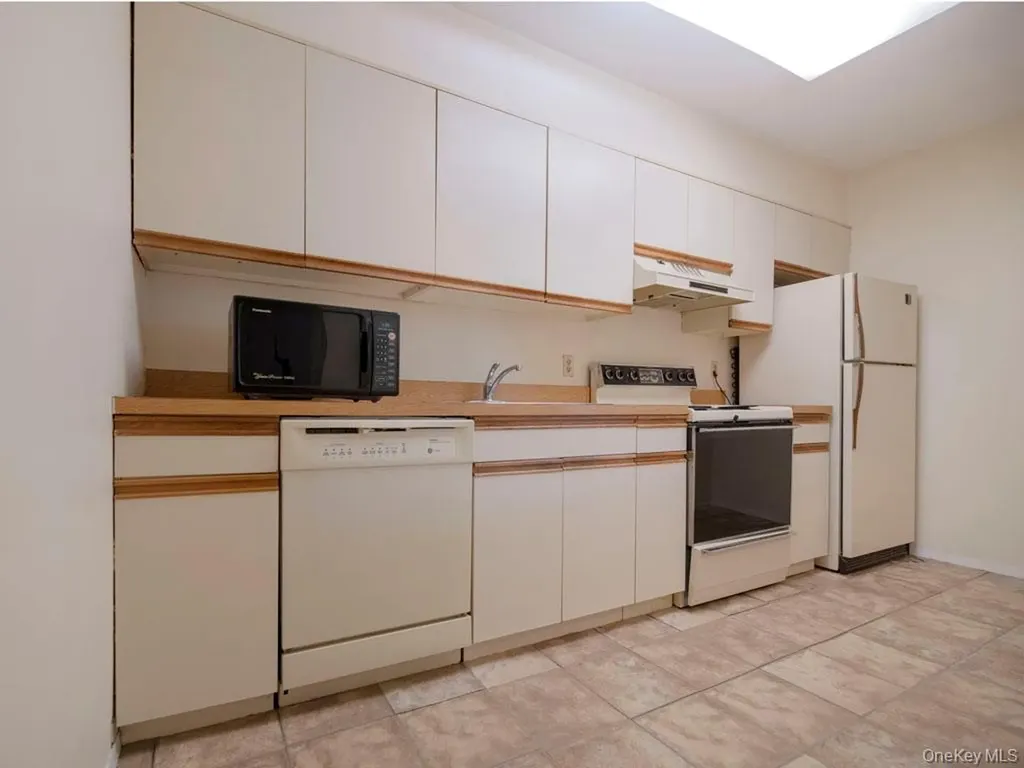 1337 Broadway Hewlett NY 11557