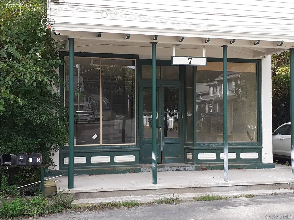 1 Sackett Square Chester NY 10918