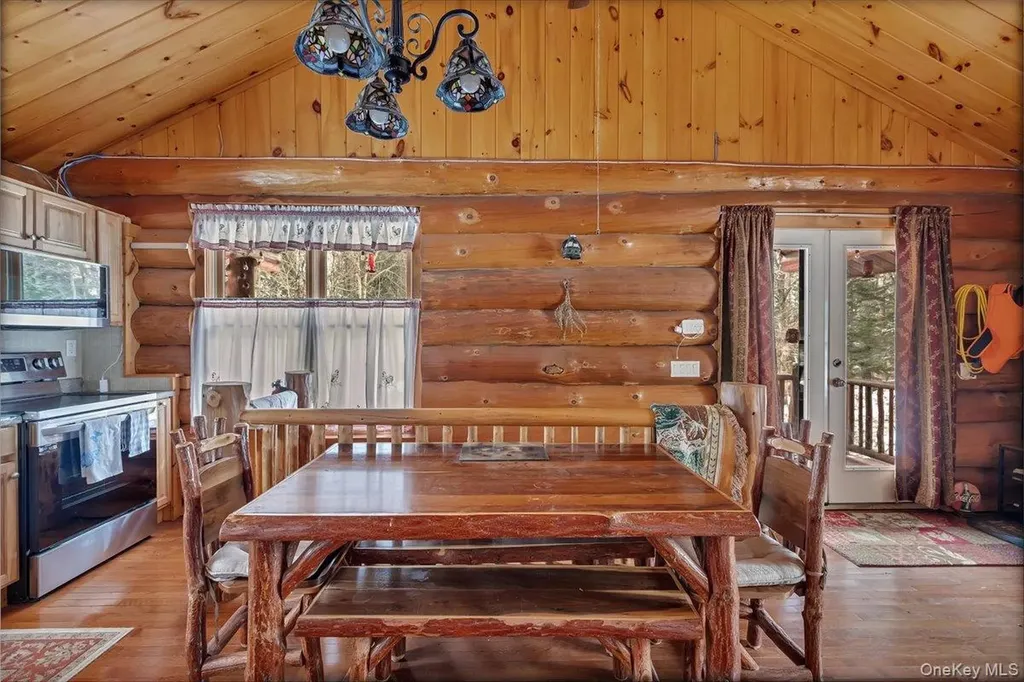 465 Barlow Road Call Listing Agent NY 12078
