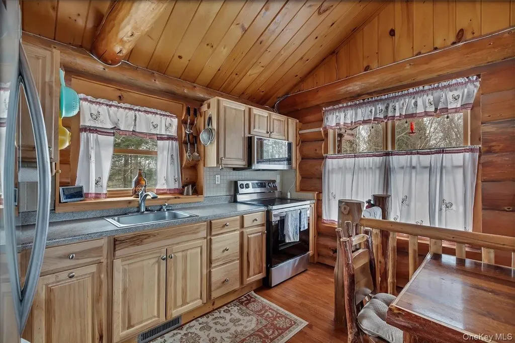 465 Barlow Road Call Listing Agent NY 12078
