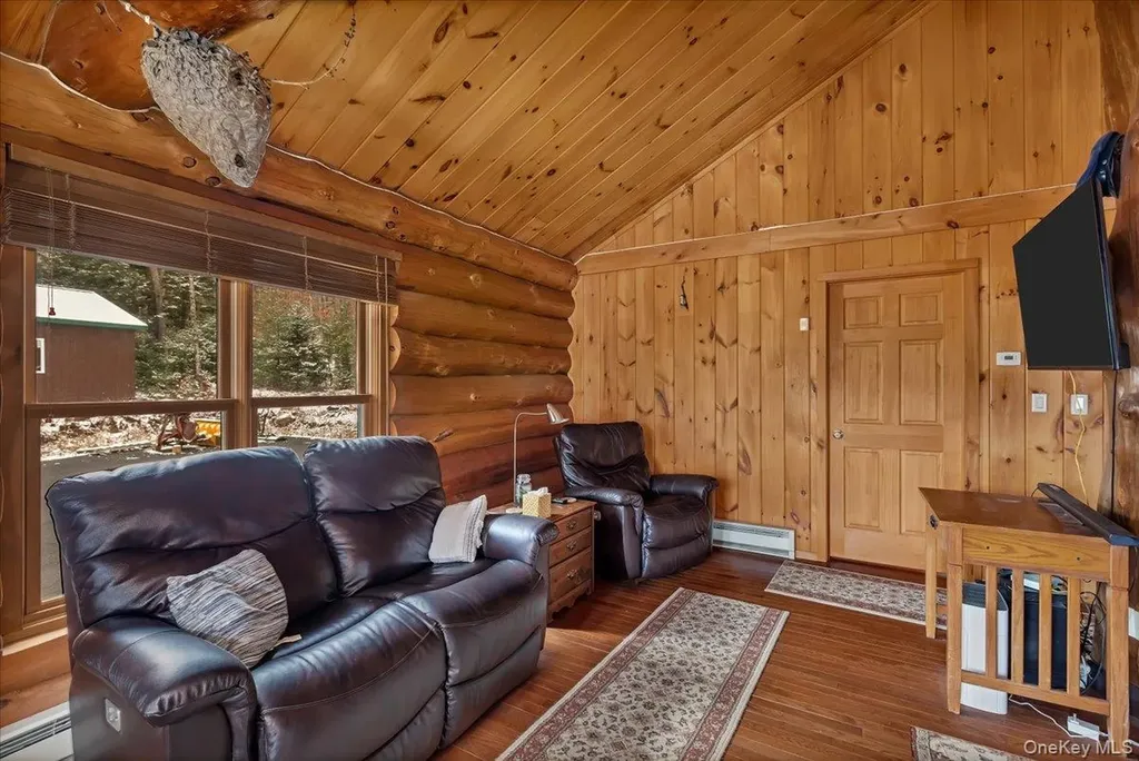 465 Barlow Road Call Listing Agent NY 12078