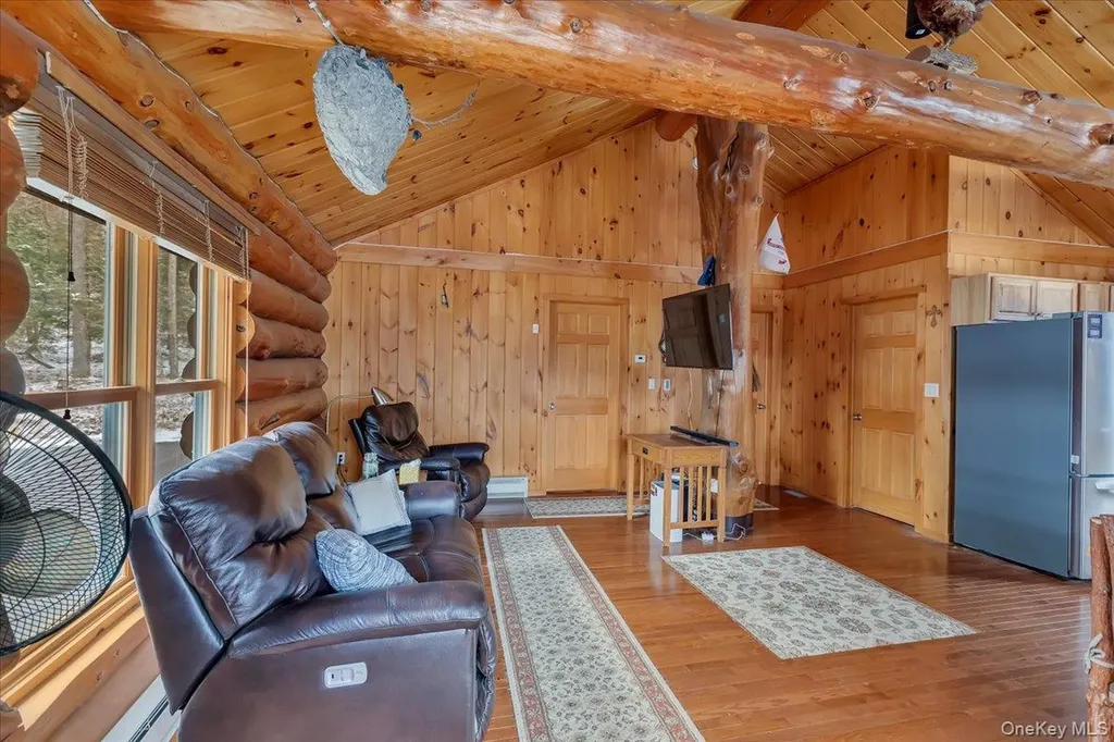 465 Barlow Road Call Listing Agent NY 12078