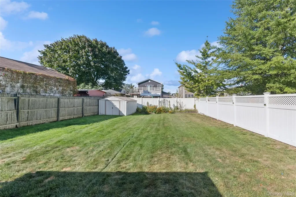 906 Ardmore Place Bellmore NY 11710