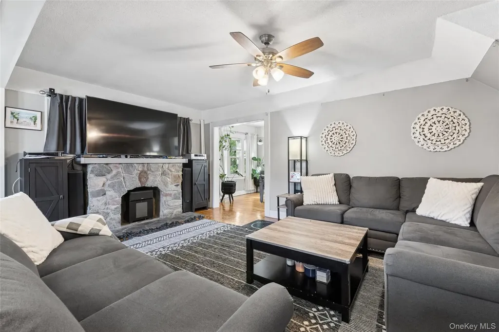 906 Ardmore Place Bellmore NY 11710