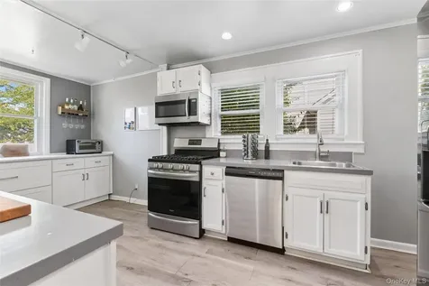 906 Ardmore Place Bellmore NY 11710