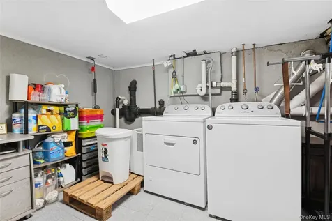 906 Ardmore Place Bellmore NY 11710