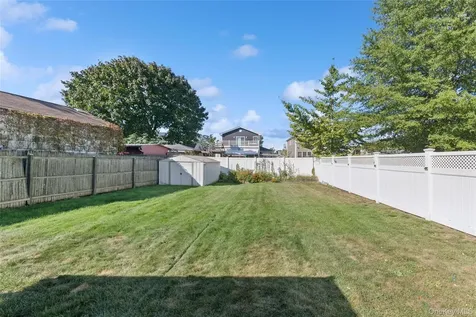 906 Ardmore Place Bellmore NY 11710