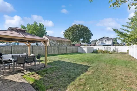 906 Ardmore Place Bellmore NY 11710