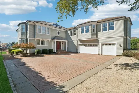 26 Sunset Avenue East Quogue NY 11942