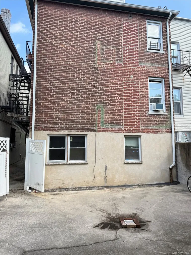 2806 Wellman Avenue Bronx NY 10461