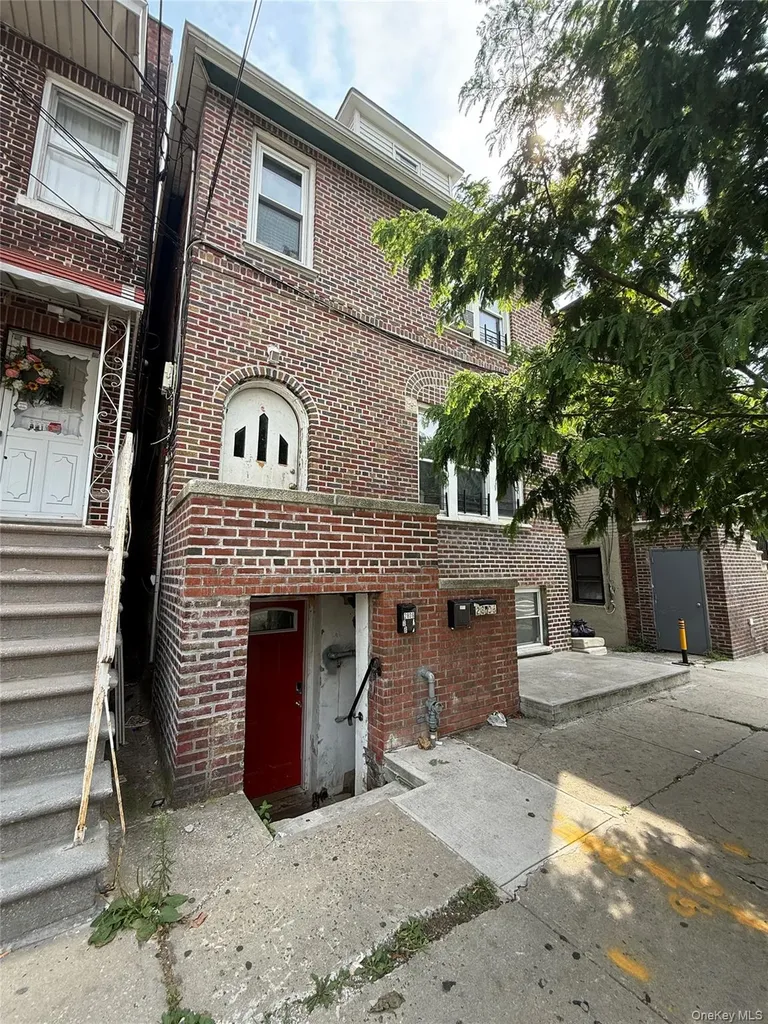 2806 Wellman Avenue Bronx NY 10461