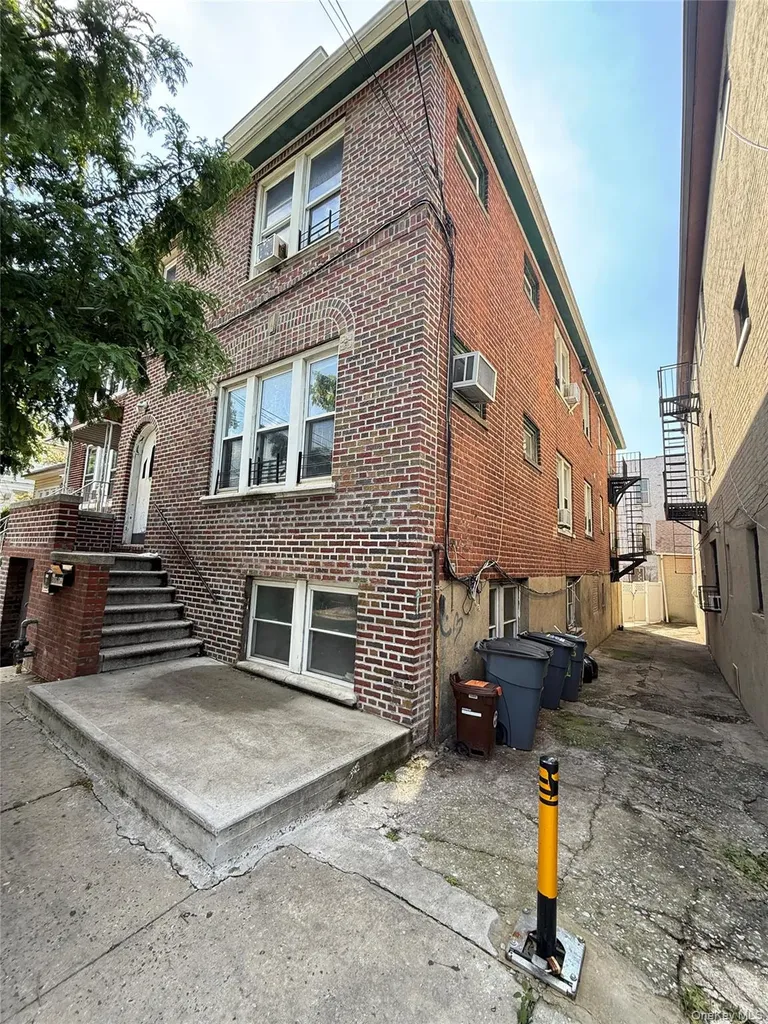 2806 Wellman Avenue Bronx NY 10461