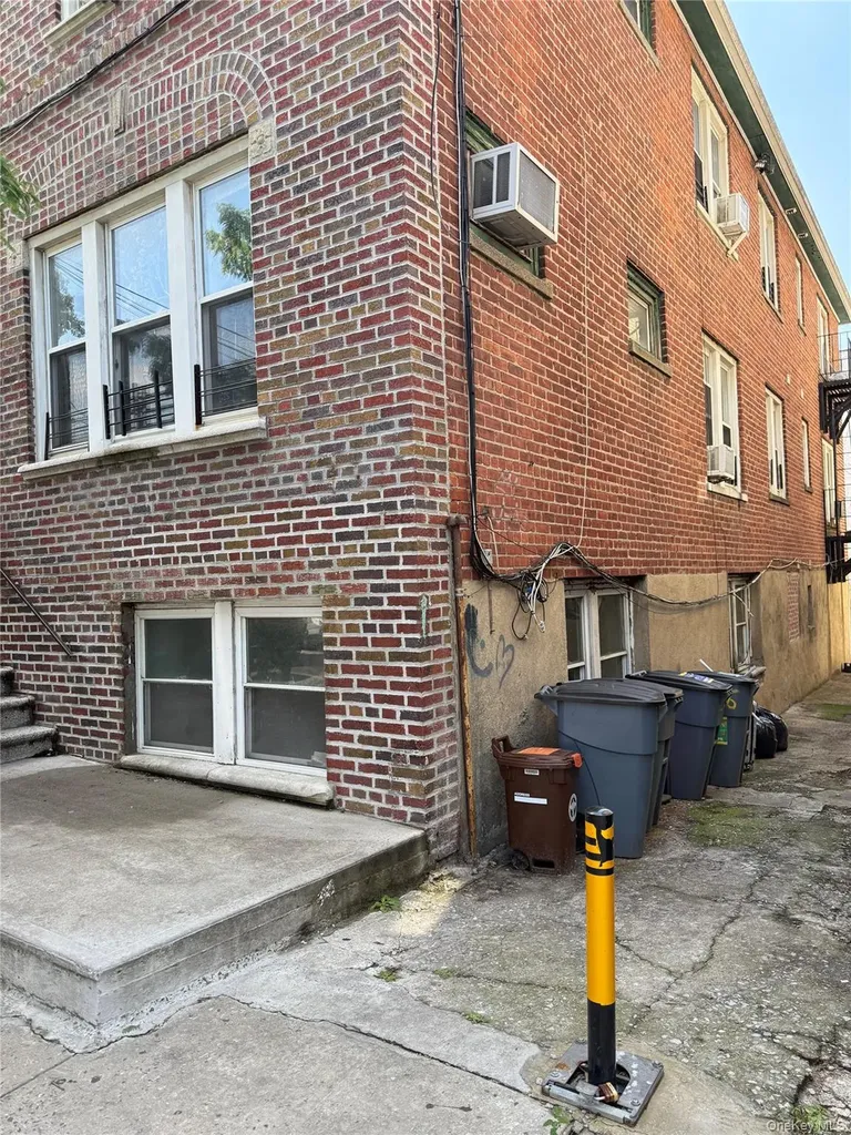 2806 Wellman Avenue Bronx NY 10461